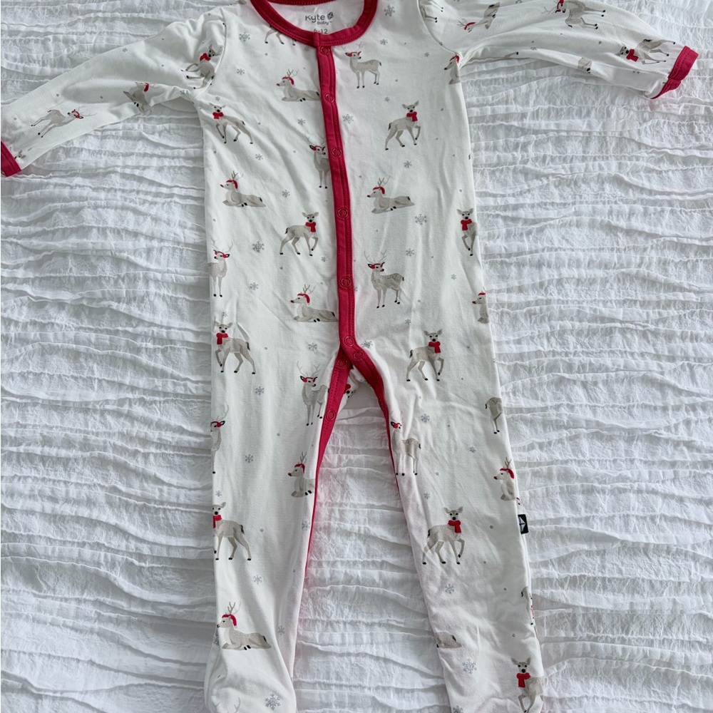 Kyte BABY White and Red Reindeer Footed Pajamas